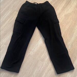 Aritzia Black Cargo Pants Relaxed Fit